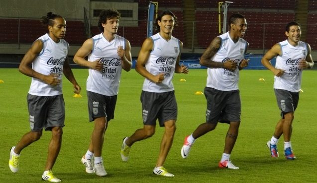 Uruguay se prepara en Panamá para el juego ante Colombia
