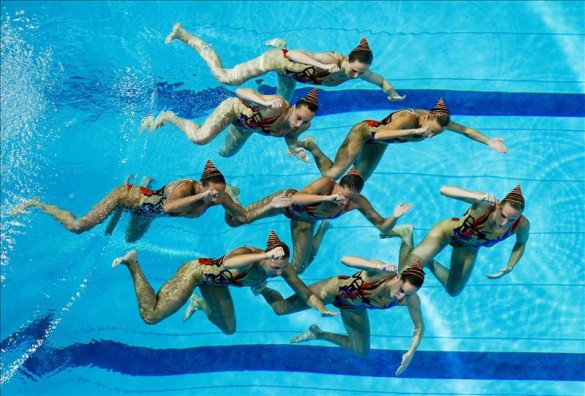 Arte y sincronización bajo el agua inician en los Juegos