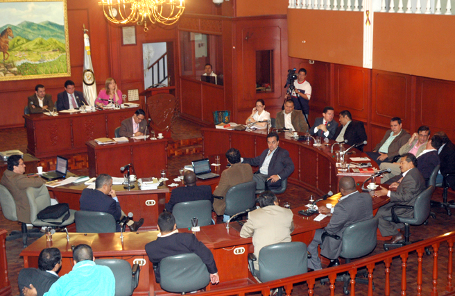 Funcionarios de la Asamblea sin pagos desde hace dos meses