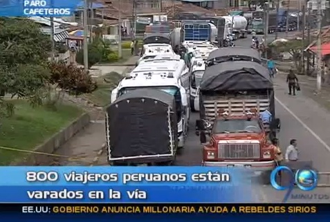 Turistas peruanos, atrapados en medio del bloque por el paro