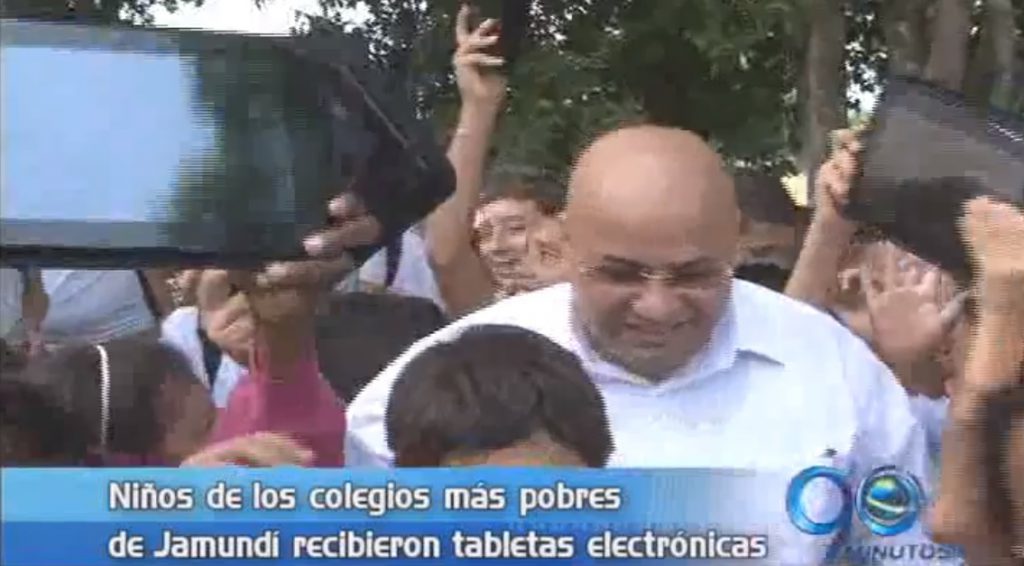 Alcaldía de Jamundí donó tabletas electrónicas a estudiantes