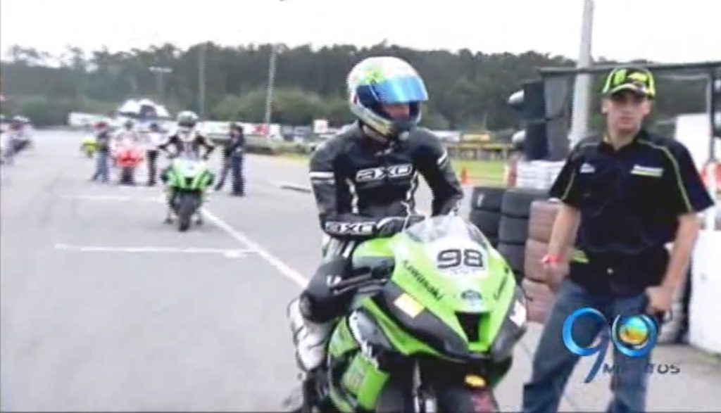 Piloto caleño lidera campeonato nacional de Moto GP