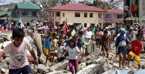 Filipinas clama ayuda humanitaria en medio del desatre