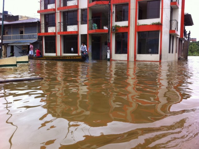 Población afectada por inundación en zona costera de Nariño