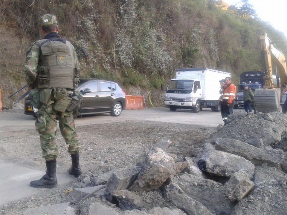 Atentado deja paso restringido en vía Panamericana