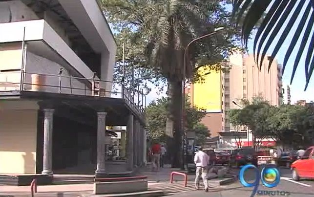 Ocaso en la famosa Avenida Sexta de Cali