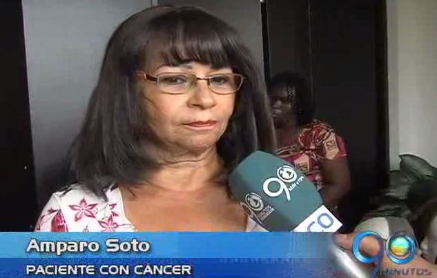Donan 20 pelucas a mujeres con cáncer