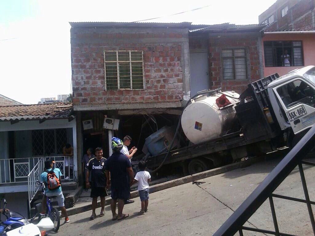 Camión colisionó contra vivienda en Alto Jordán
