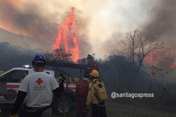 Voraz incendio consume zona rural de Yumbo