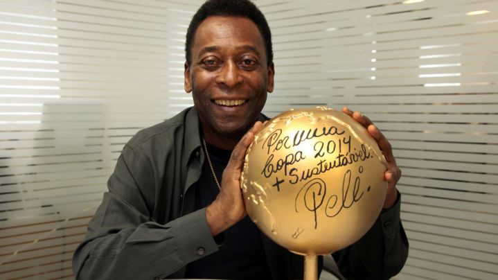 Pelé aclaró en Twitter su estado de salud: “Gracias a Dios no es nada serio”