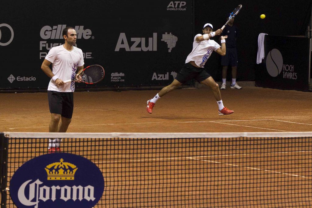 Cabal y Farah a las semifinales del torneo de dobles del ATP 250