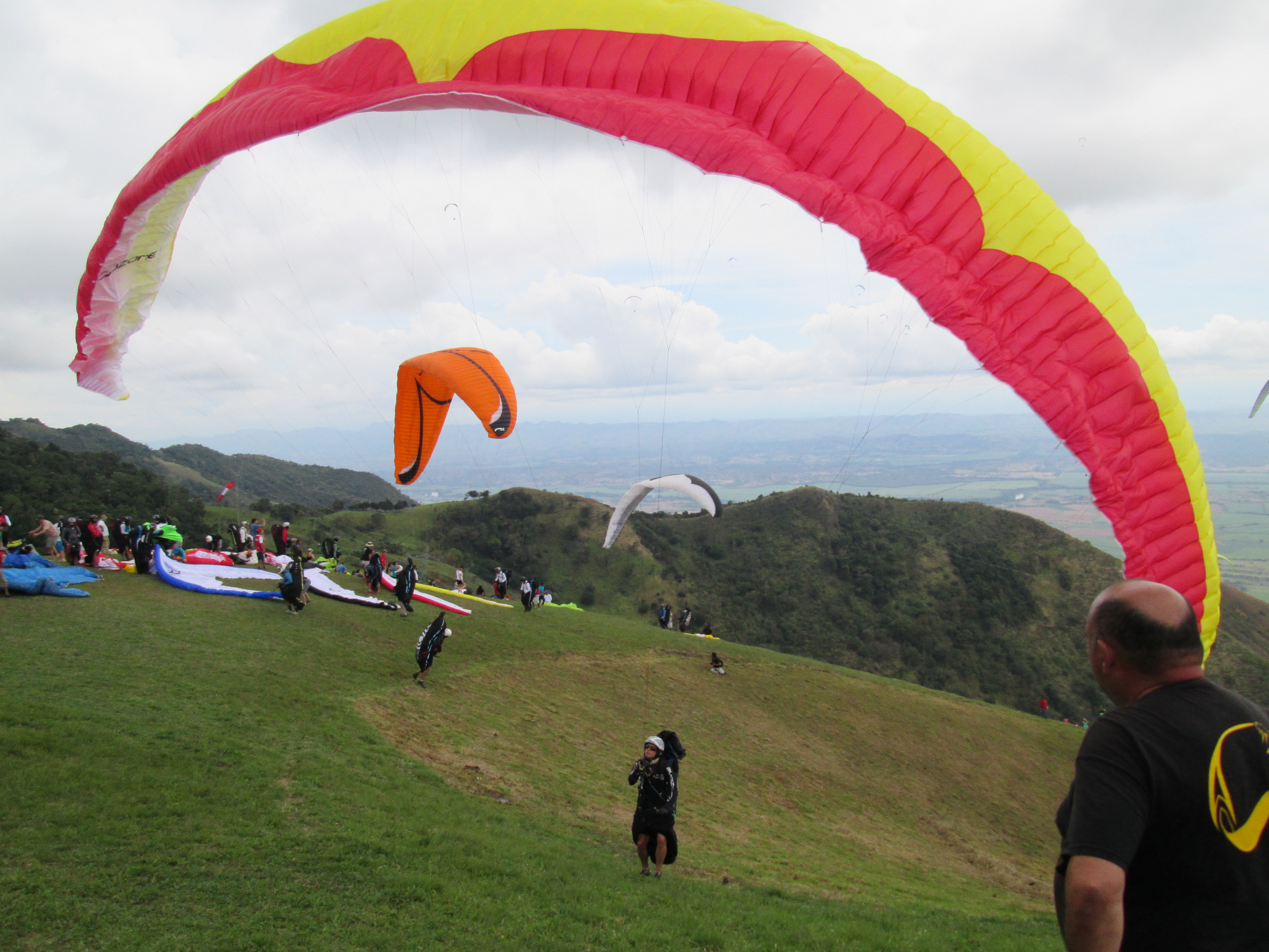 Autoridades en el Valle del Cauca buscan reglamentar los deportes aéreos
