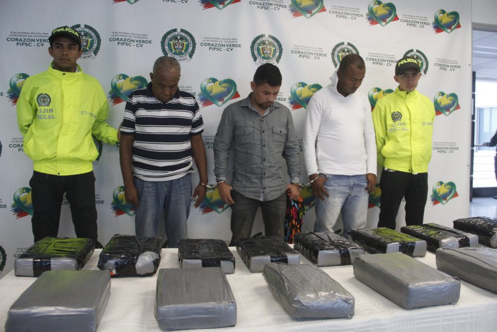 Tres hombres capturados con 19 kilos de clorhidrato de cocaína