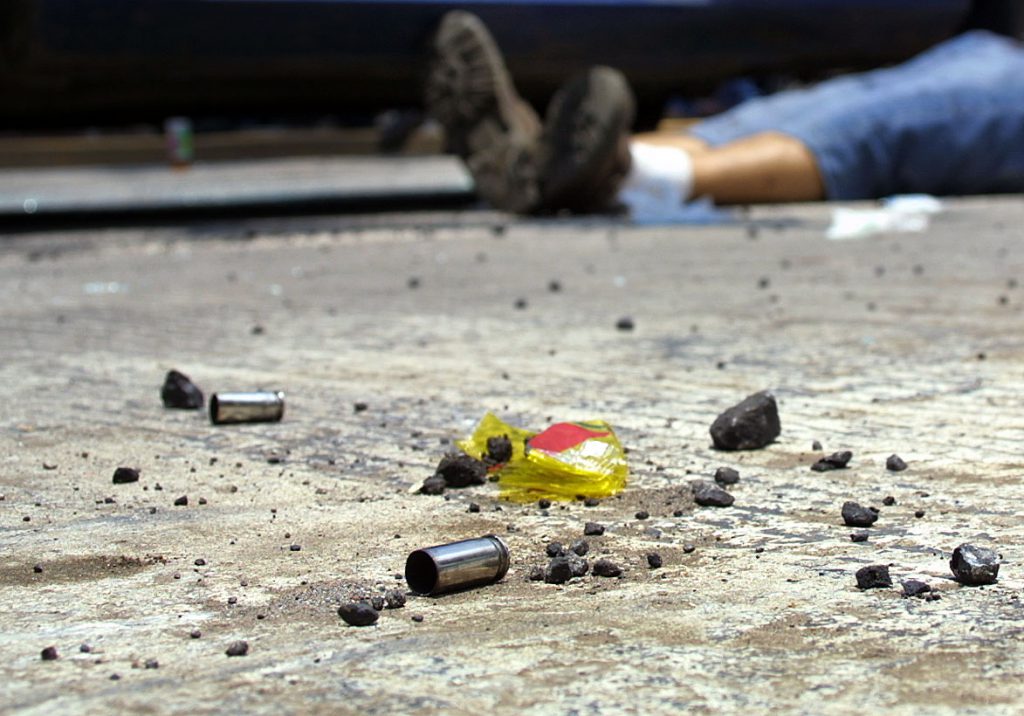 Balacera en una fiesta de cumpleaños dejó una mujer muerta