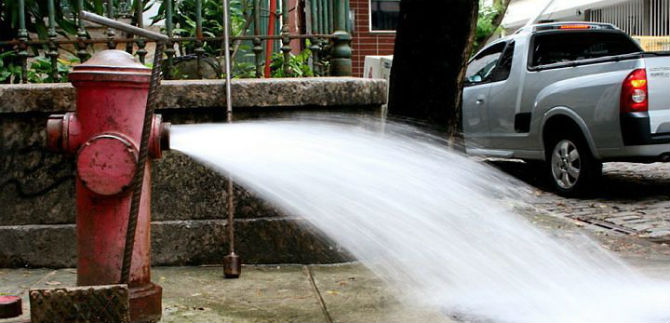 Aumenta robo de agua de los hidrantes en Cali