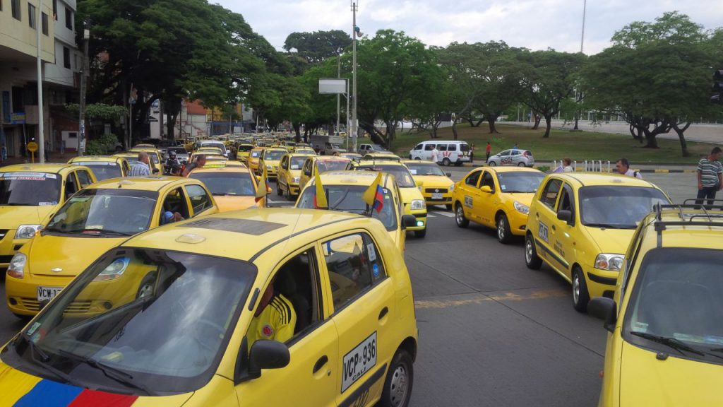 Taxistas protestaron de nuevo por 'la competencia desleal'