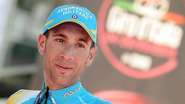 Vincenzo Níbali fue expulsado de la Vuelta a España