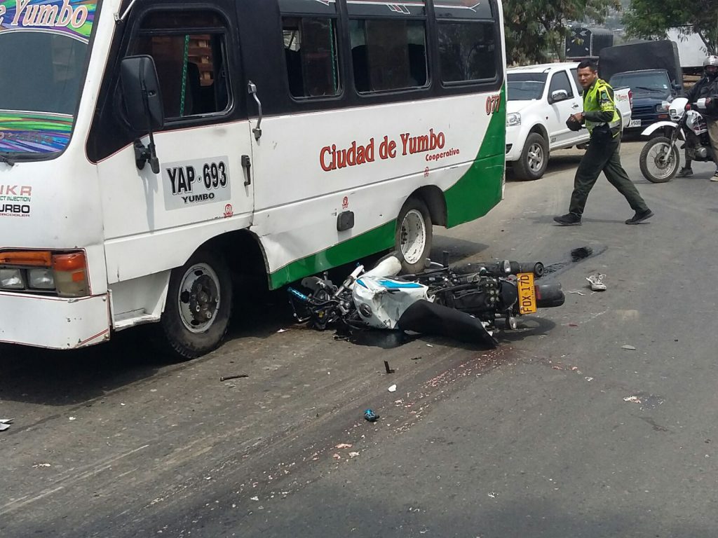 Un hombre perdió la vida en accidente de tránsito en la vía Cali-Yumbo