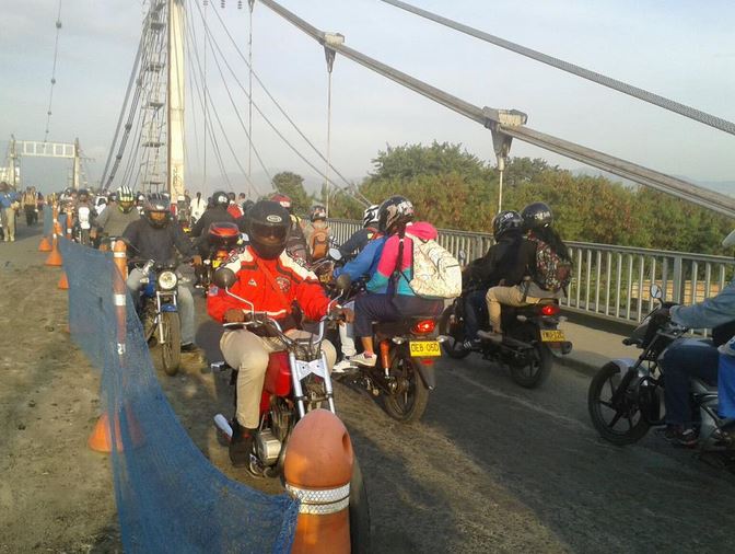Congestión tras nuevo cierre parcial del puente de Juanchito