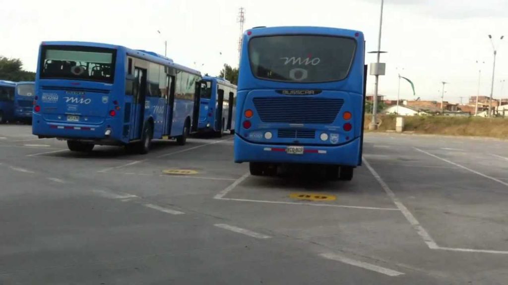 Paro de operador de Unimetro dejó 85 buses sin circulación