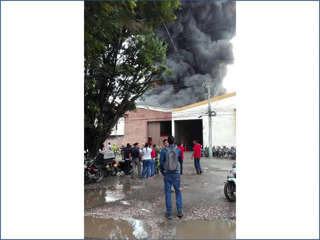 Incendio en Acopi-Yumbo consumió una bodega de pañales