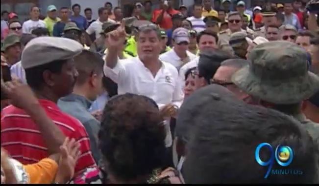 El Presidente Correa anuncia distribución de recursos para las zonas destruidas