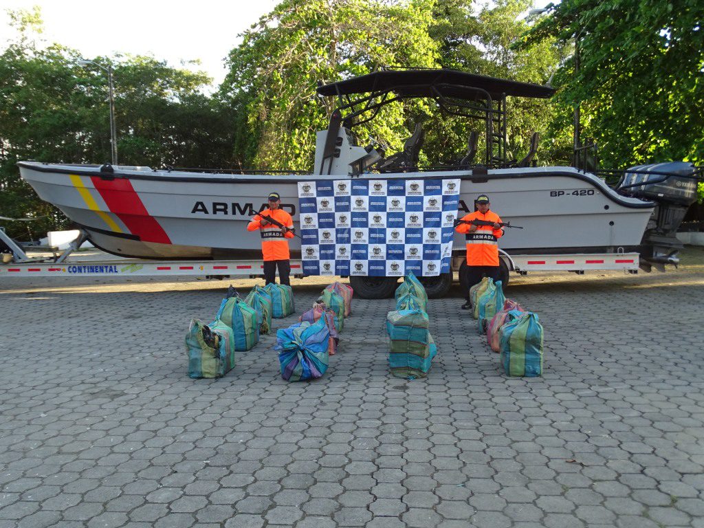 Interceptadas dos lanchas que transportaban marihuana