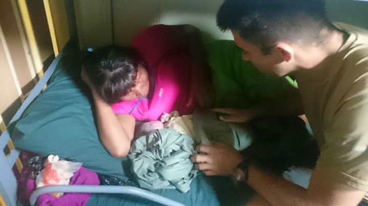 En un buque, nació bebé de una familia desmovilizada del ELN
