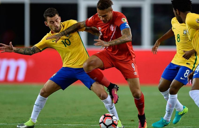 Con polémica, Perú eliminó a Brasil y se clasificó a cuartos de final