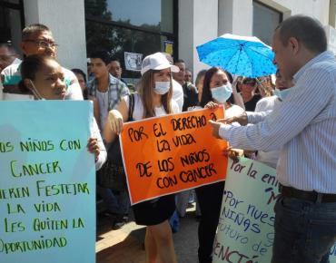 Evalúan en Bogotá el caso de niños con cáncer que no son atendidos en Cali