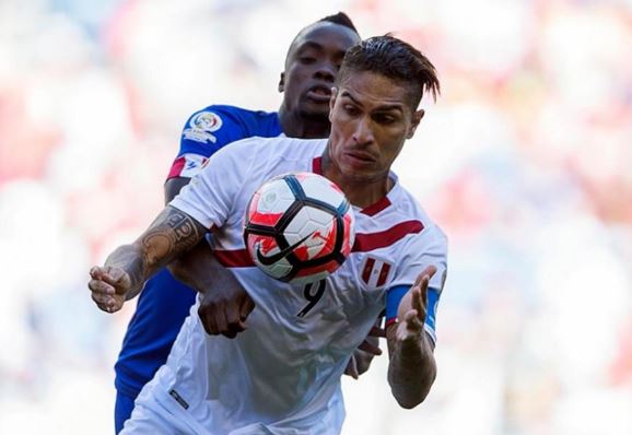 Perú hizo lo suyo en el debut y ganó por la mínima a Haití