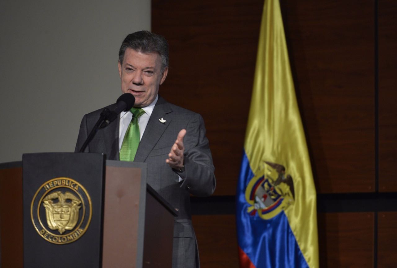 Santos pide no recurrir a medidas ilegales durante protestas
