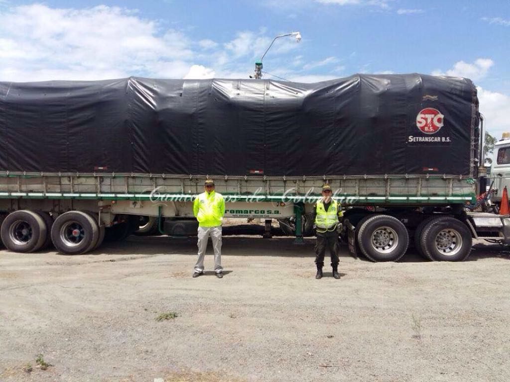 Hallan en vía Palmira - Villa Rica, tractocamión que había sido hurtado