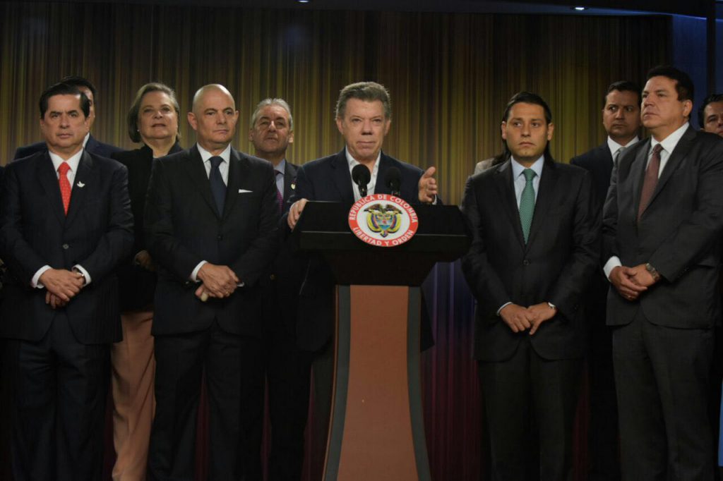 Santos dice que puede redactar "la pregunta que le dé la gana" en plebiscito