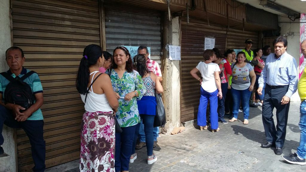 Comerciantes del edificio Columbus, nuevamente obligados a desalojar
