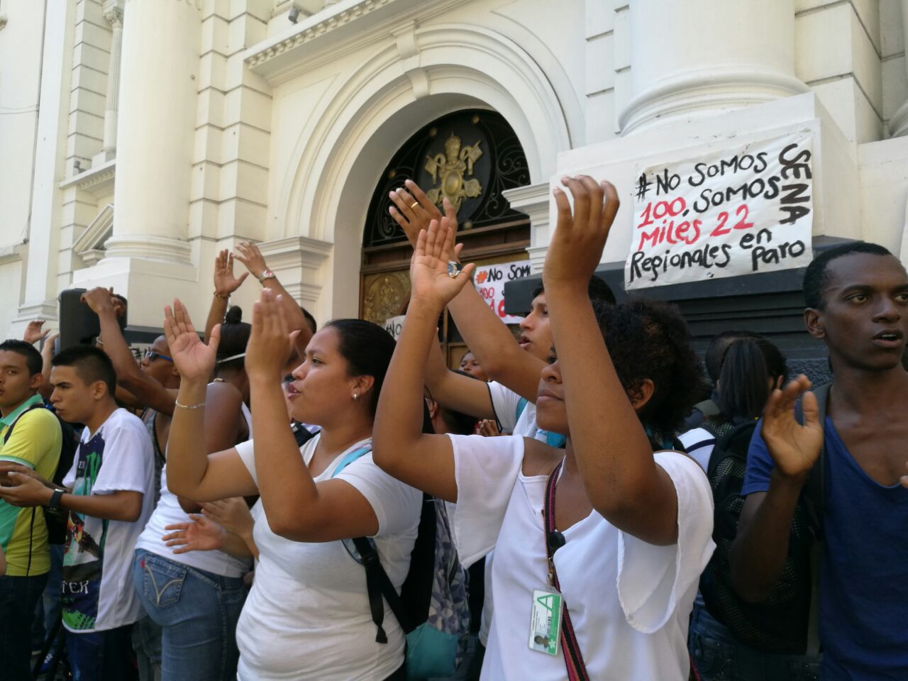 Estudiantes del Sena levantaron toma a la Catedral de Cali