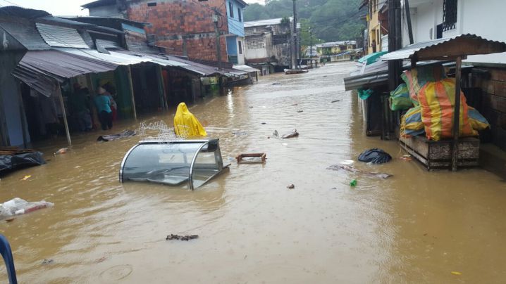 Más 17 mil familias damnificadas por inundaciones en Chocó