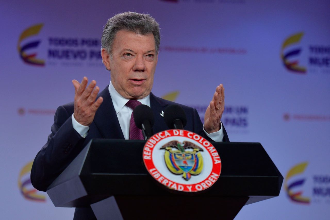 Expectativa en Colombia por reunión entre presidente Santos, Uribe y Pastrana