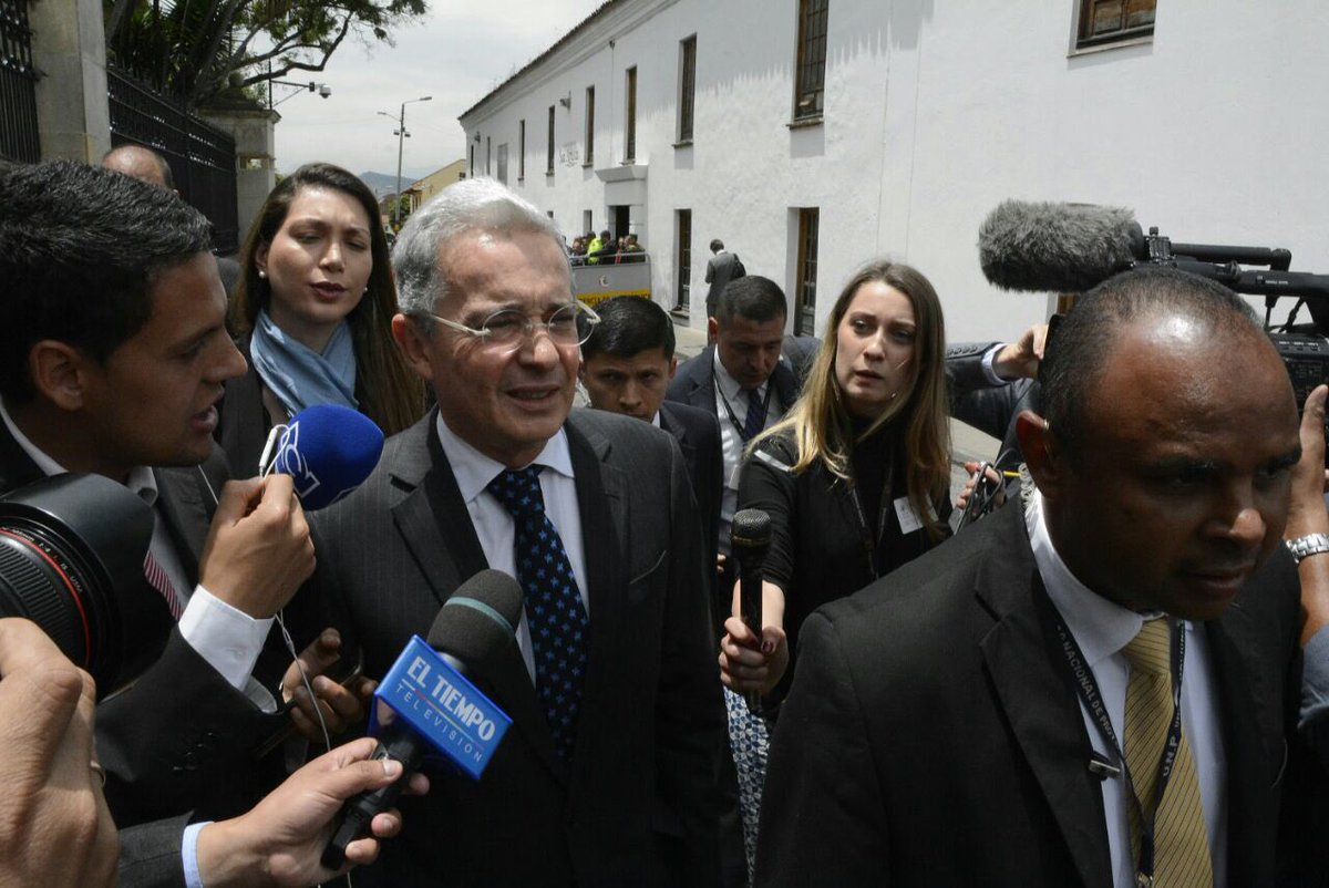 Uribe pide "plazo prudente" para examinar nuevo acuerdo de paz con las Farc