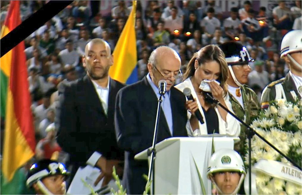 Canciller de Brasil lloró en homenaje a Chapecoense en Medellín