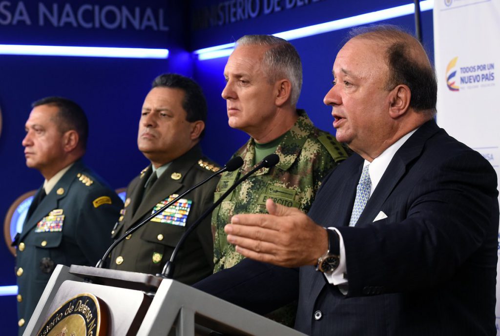 "En Colombia no hay paramilitarismo": Ministro de Defensa
