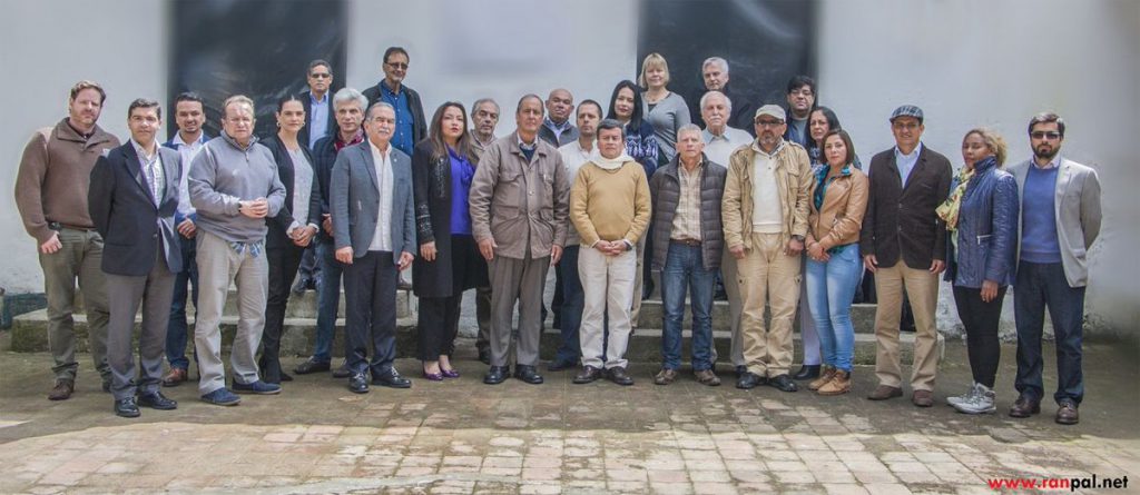 Gobierno y miembros del ELN siguen reunidos en Ecuador