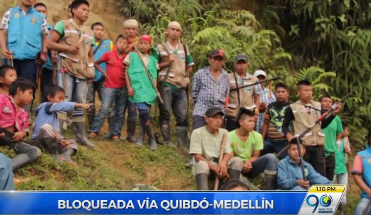 Cientos de afectados deja bloqueo de indígenas en la vía Quibdó – Medellín