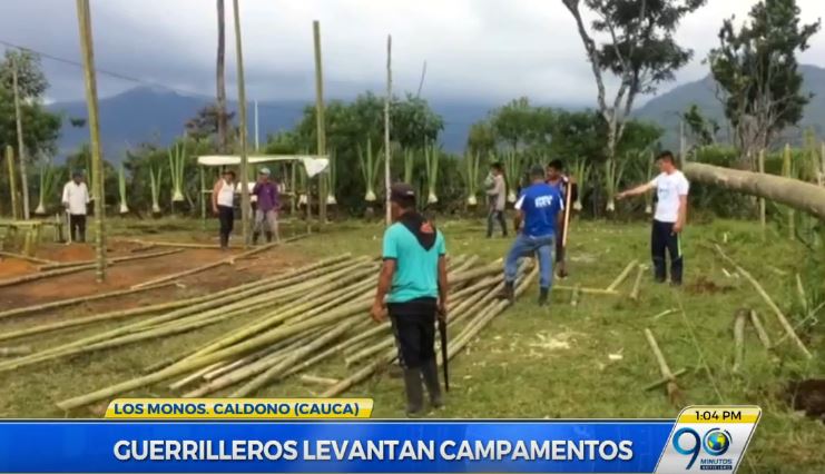 Ante retrasos del gobierno, guerrilleros construyen sus campamentos en Caldono