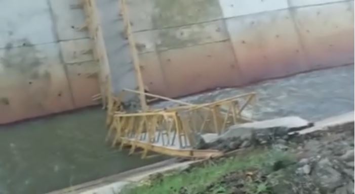 Puente de la carrera 50 colapsó por no cumplir condiciones técnicas