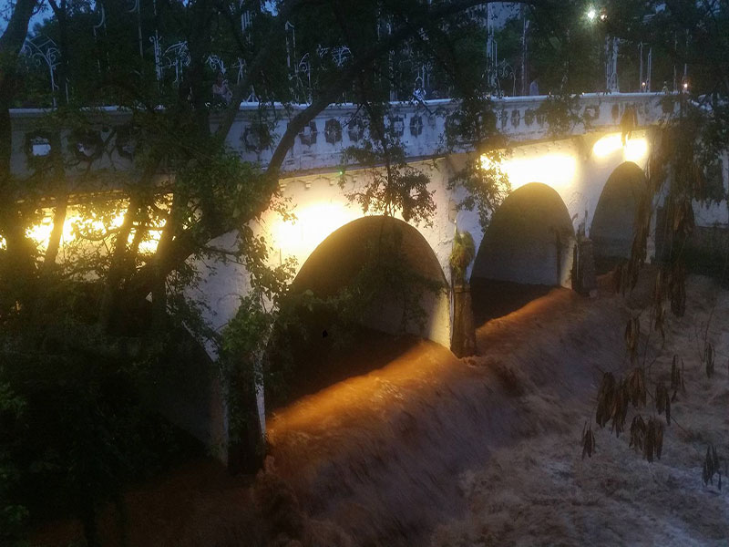 Fuertes lluvias ocasionan creciente del río Cali y quebrada del zoológico
