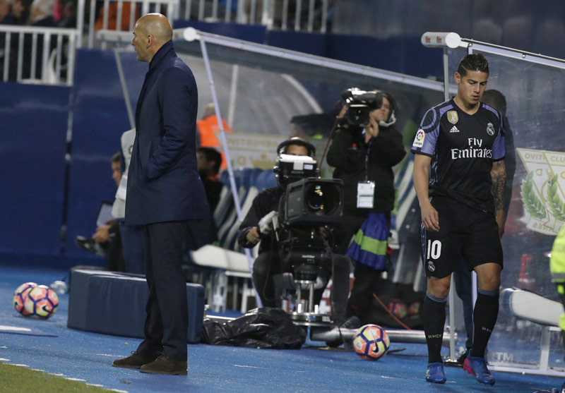 En video: La reacción de James Rodríguez al ser sustituido por Zinedine Zidane