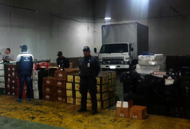 Fiscalía incauta mercancía de contrabando en una bodega del centro de Cali