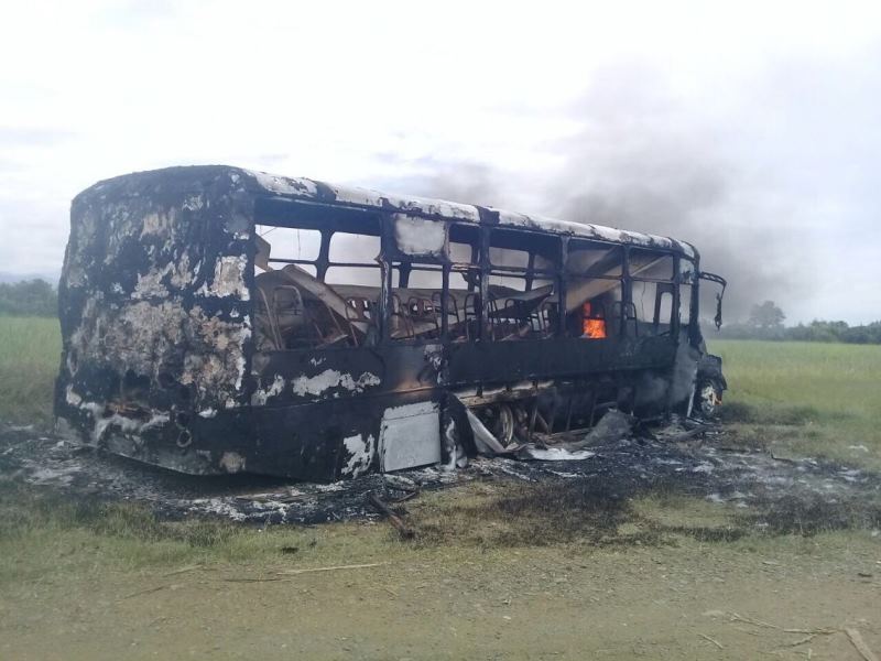Indígenas habrían incinerado dos buses y cien hectáreas de caña en Caloto