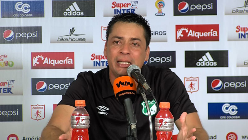 Video: Rueda de prensa en la que Héctor Cárdenas lloró por situación en Deportivo Cali